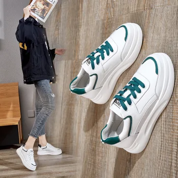 Małe, białe buty damskie 2021 nowe damskie buty skórzane cienkie buty codzienne sportowe modne buty do biegania